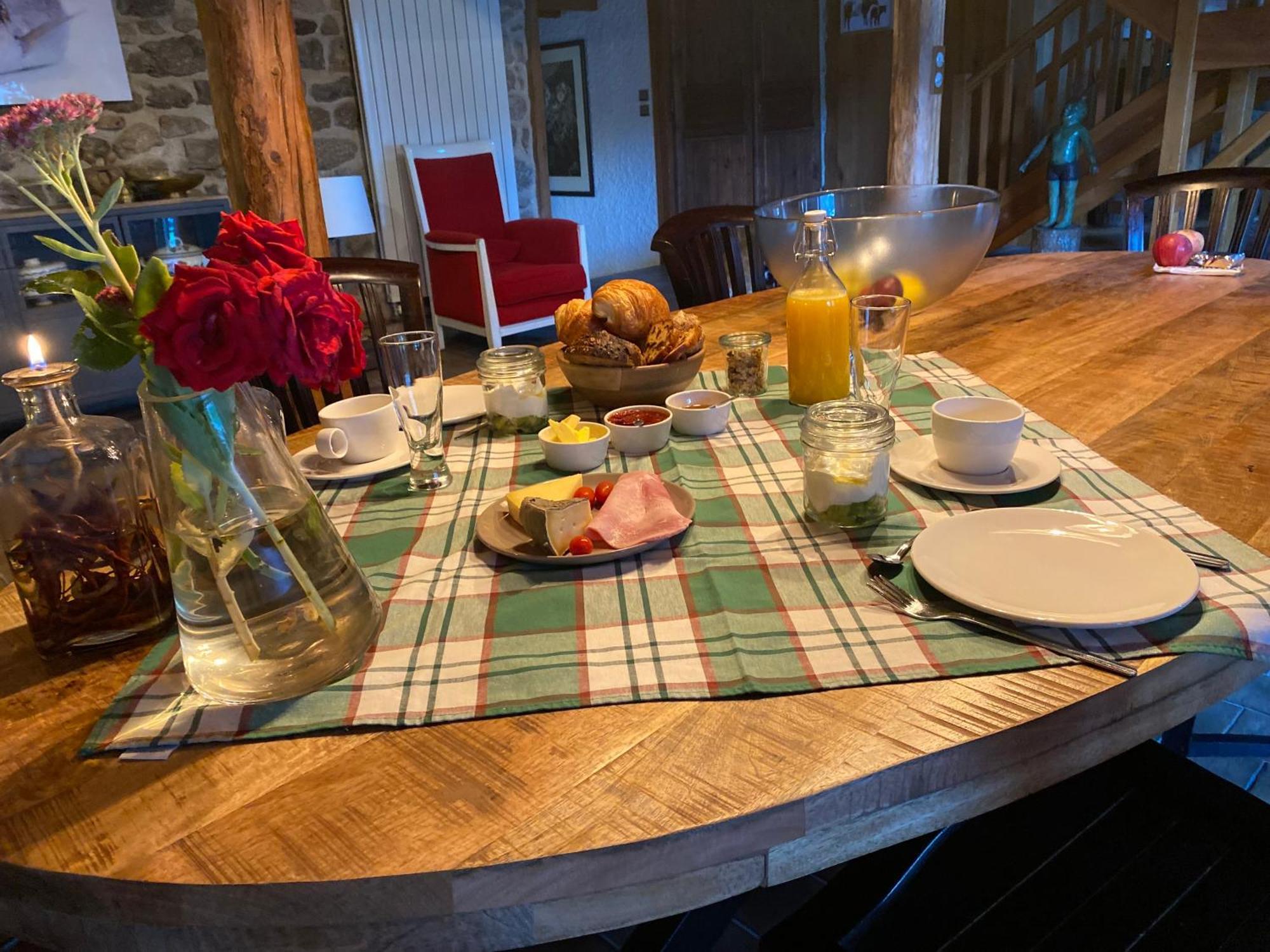 La Vaisse Bed and Breakfast Ambert Exteriör bild